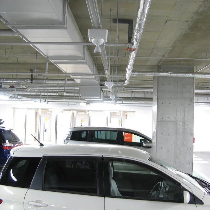 大規模駐車場経営に最適。埋設の工事が要らず、省配線で大幅な効率化に成功。
