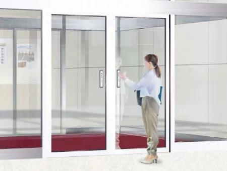 エントランスの自動ドア（DLW-2T）